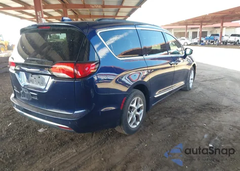 2017 Chrysler Pacifica Touring-L z USA, uszkodzony, nr VIN 2C4RC1BG1HR609002